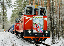 23 декабря 2023 года на Детской железной дороге имени К.С.Заслонова открылся сезон зимних перевозок. 